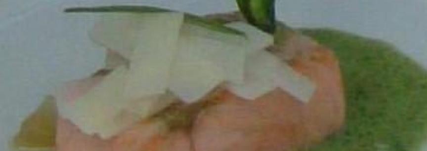 Trucha asalmonada,tallarines de apio navo ,emulsion de cilantro,albahaca liofilizada