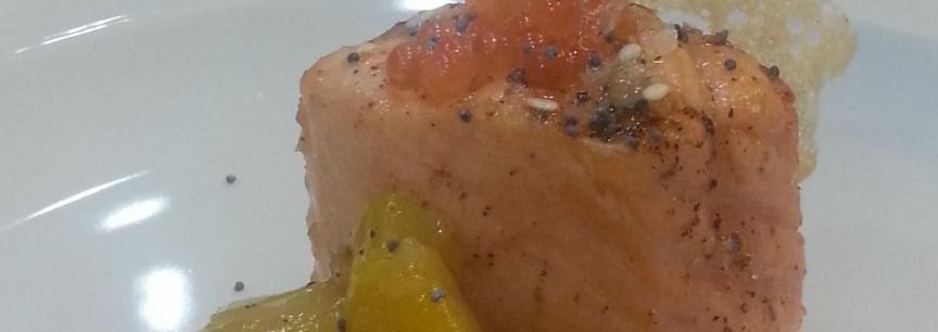 Salmon,melocoton,vainilla,sesamo,caviar de trucha