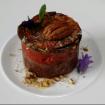 Steak tartar de canguro,berenjena braseada con vainillina,pomodoro,yuzu y nueces