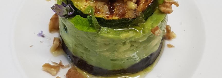 Verduras confitadas,guacamole,aceite perfumado con nueces y esencia de lavanda.