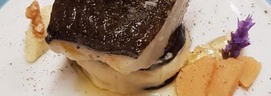 Bacalao perfumado con lavanda,membrillo,parmentier de verduras,esencia de naranja y menta negra