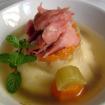 Codillo de cerdo,consome de verduritas, parmentier y apio crujiente