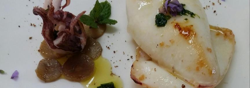 Chipiron braseado,carpaccio de robellon y aceite aromatizado con lavanda