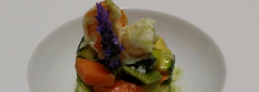 Langostinos,verduritas y lavanda