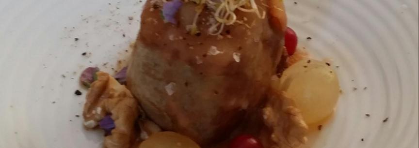 Solomillo de cerdo ibérico,parmentier de nueces,uvas y grosellas rojas