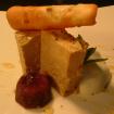 Foie de pato,bombon de manzana glaseada ,crujiente de limon