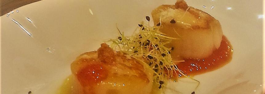 Corazon de vieiras  y caviar de erizo y jugo de yuzu
