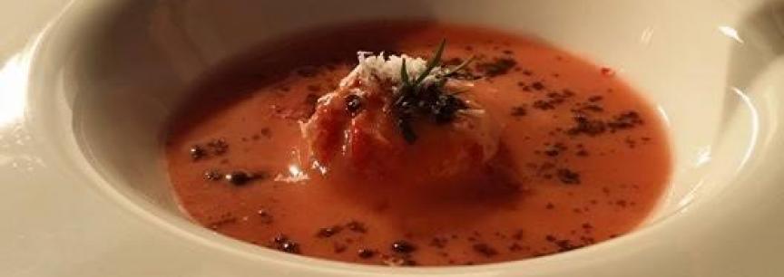 Gazpacho de frambuesas,darne de bogavante